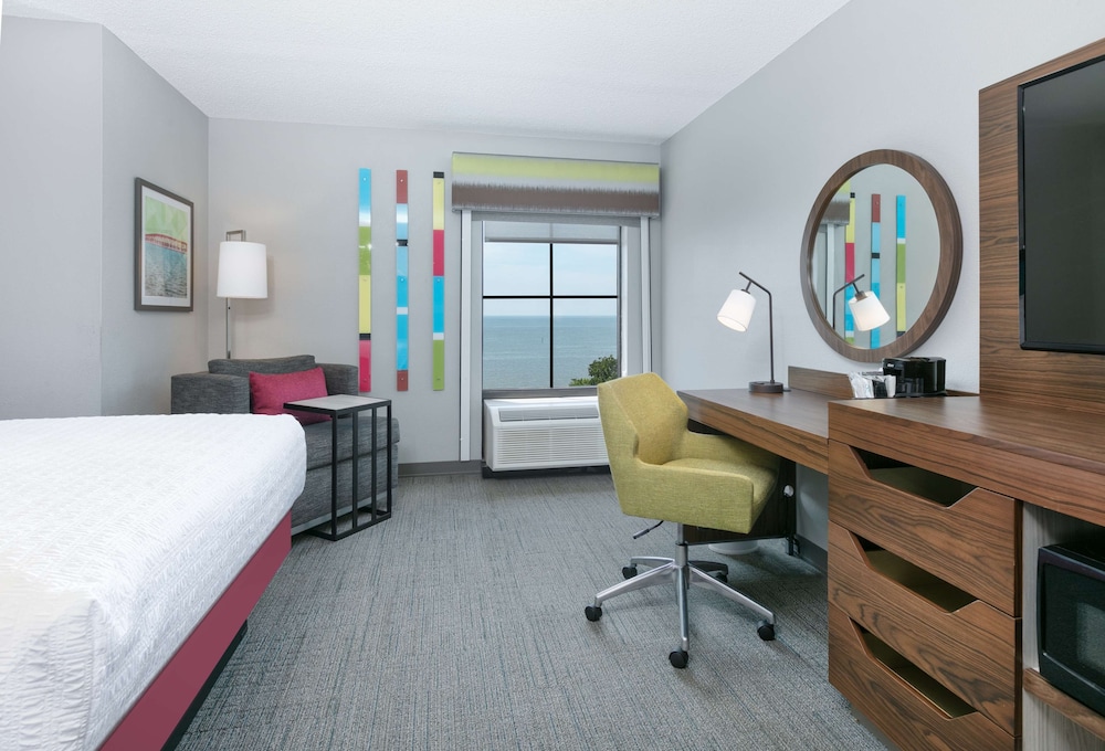 Hampton Inn Biloxi - photo 18