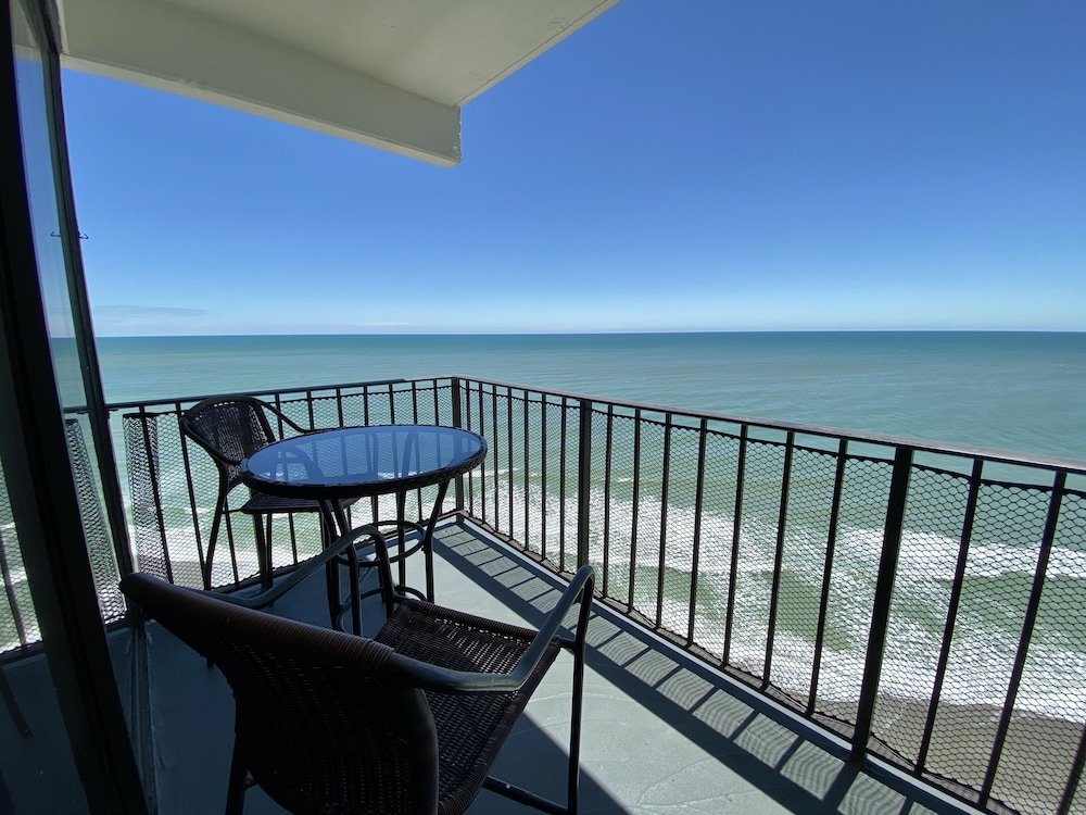Royal Garden Resort 1507 2 Bedroom Condo by Redawning - photo 10
