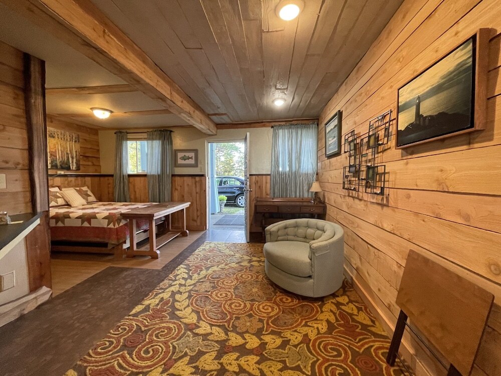 Bayshore RV Park & Guest Suites - photo 2