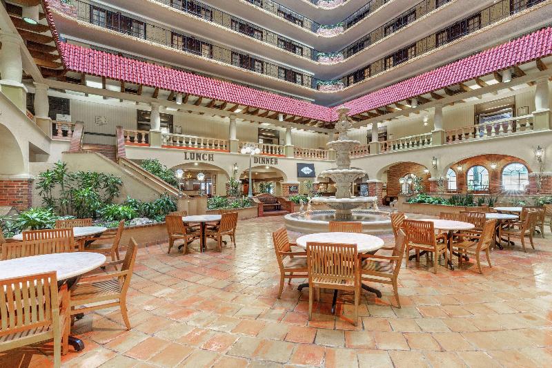Embassy Suites by Hilton Kansas City Plaza - photo 14