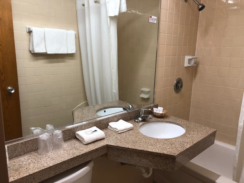 Red Carpet Inn North Syracuse - photo 26