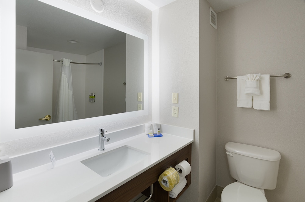 Holiday Inn Express Hotel & Suites Weston by IHG - photo 41