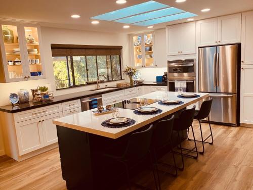 Quiet Retreat With Pool And Hot Tub in Escondido, United States