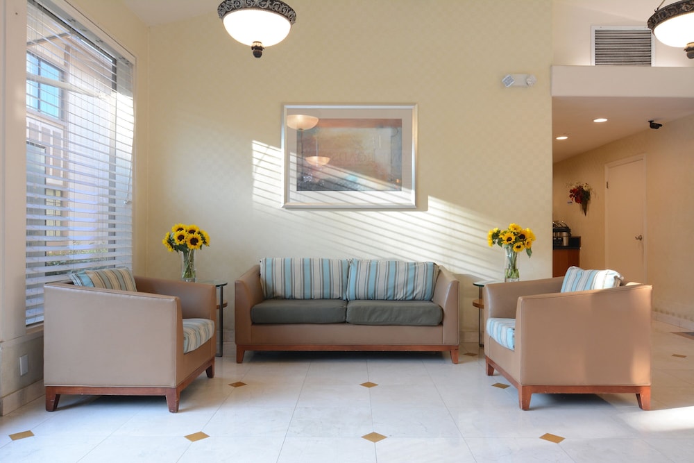 Red Roof Inn San Dimas Fairplex - photo 3