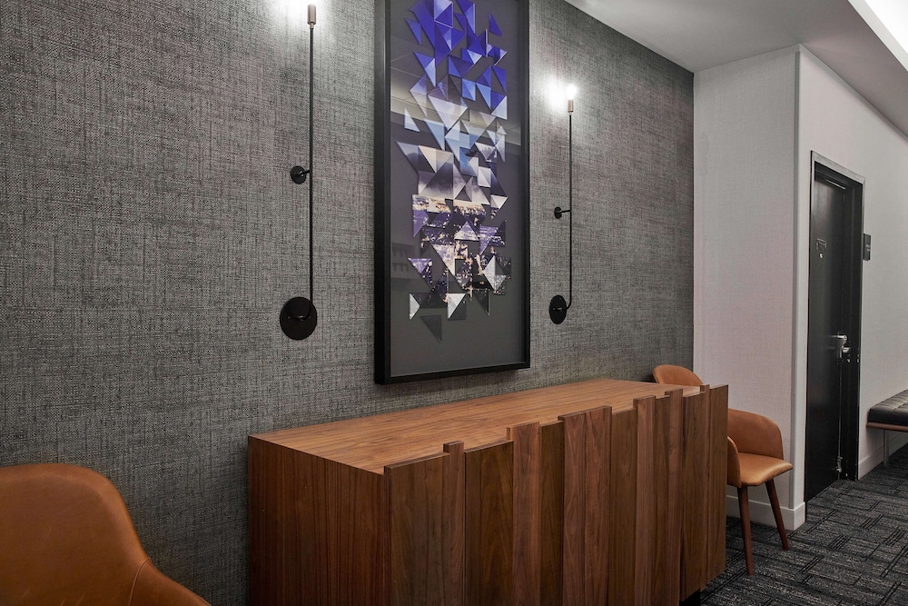 Hampton Inn & Suites Los Angeles Sherman Oaks - photo 47