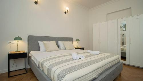 Elegant 1BR Vake Apt for 3 By Wehost