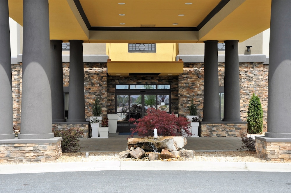 Holiday Inn Express & Suites Perry National Fairground Area #34 by IHG - photo 69