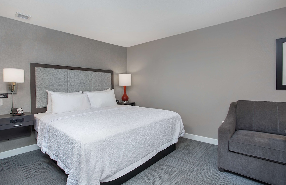Hampton Inn Vincennes - photo 7