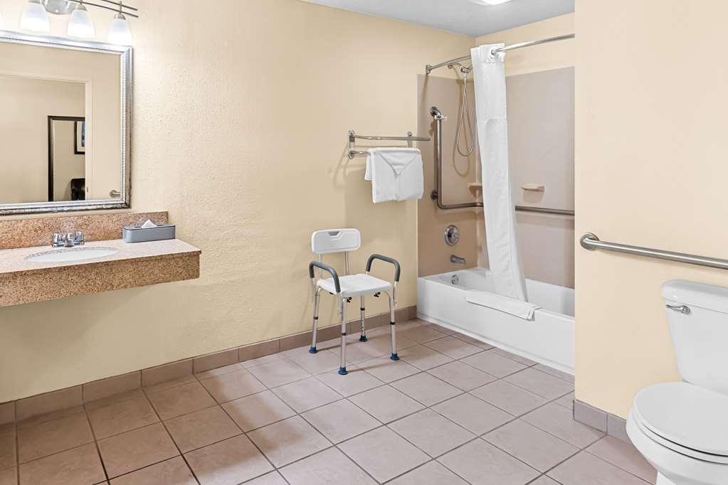 Quality Inn & Suites Vancouver Hazel Dell - photo 17