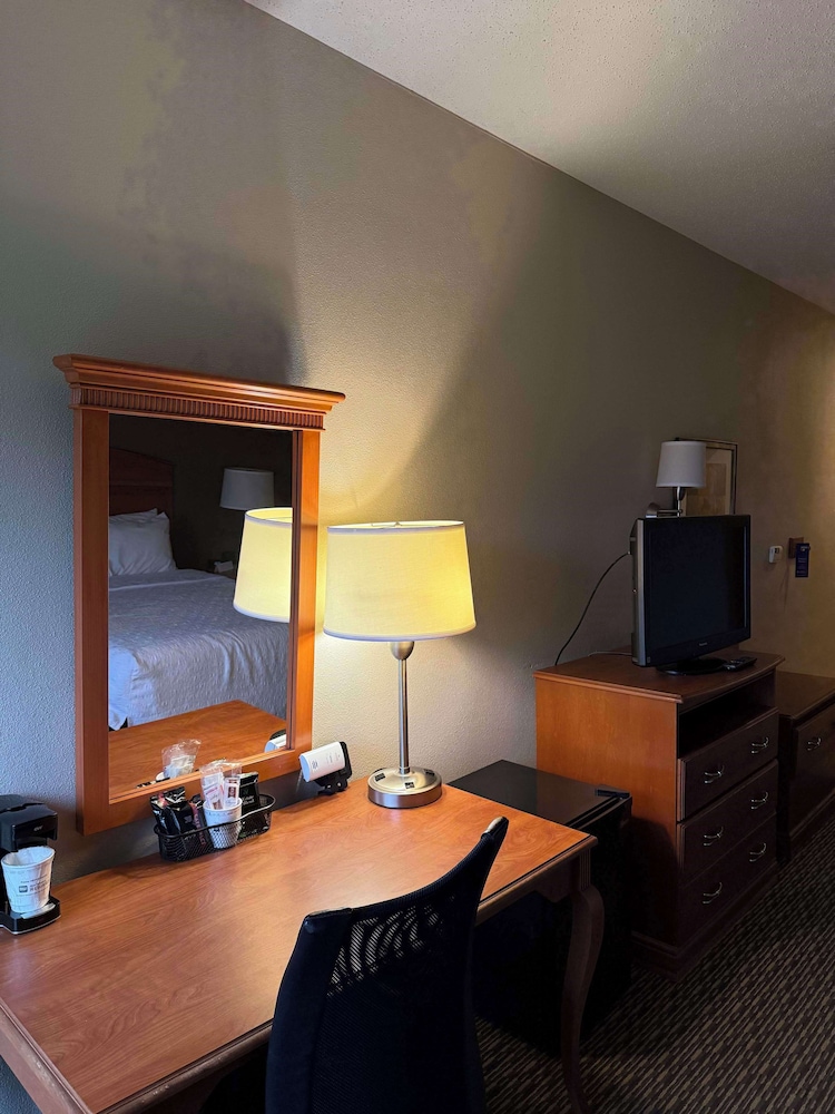 SureStay by Best Western Forsyth Decatur - photo 33