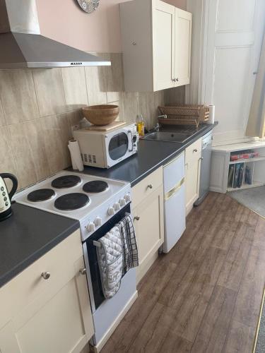 Scoresby's 2 bedroom apartment with parking