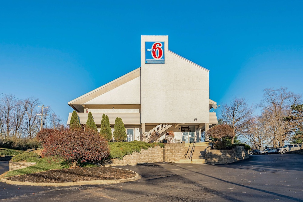 Days Inn by Wyndham Cincinnati I 71 - photo 2
