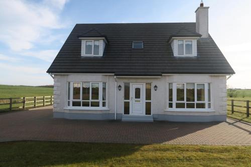 THISTLEDOWN Ballina Crossmolina County Mayo Sleeps 8 Sister property to Inglewood