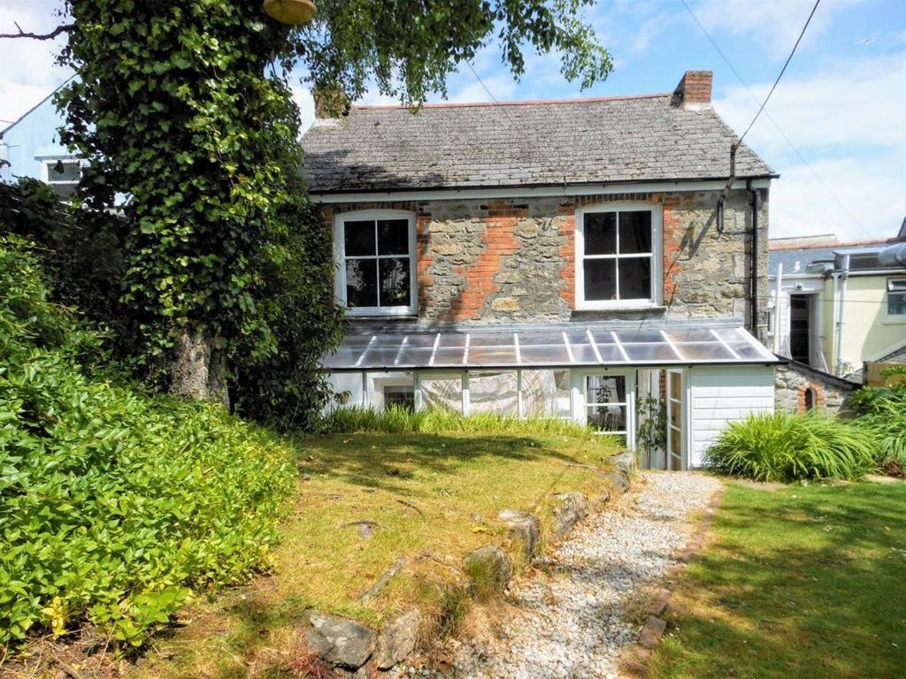 Lovely cottage with private garden — 4-Star Luxury Hotel in Penryn, United Kingdom