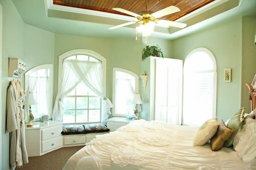 Lillian Farms Bed & Breakfast - photo 14