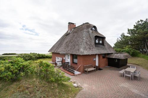 Haus Sundermann — 4-Star Luxury Hotel in List, Germany