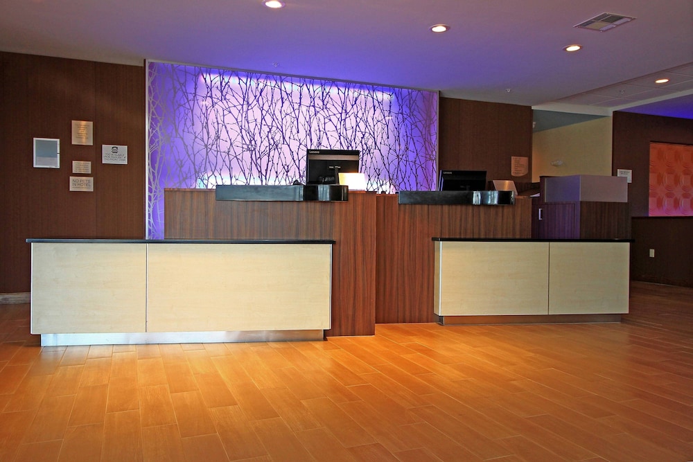 Fairfield Inn & Suites by Marriott London - photo 2