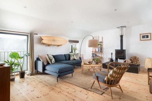 Naut Retreat The Cart Lodge Cosy cottage walk to Porthcurno beach Pedn Vouder & Minack Theatre — 4-Star Luxury Hotel in Penzance, United Kingdom