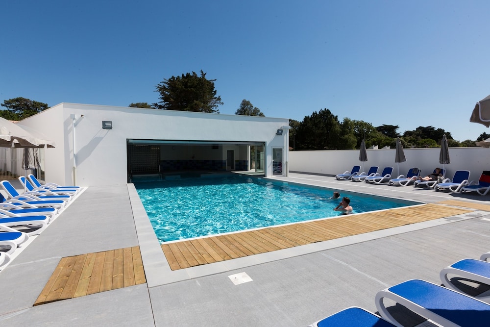 Résidence Odalys Domaine des Pins Bois de la Chaise — 4-Star Luxury Hotel in Noirmoutier-En-L'ile, France
