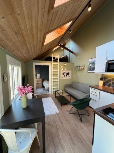 Cozy backyard apartment — 4-Star Luxury Hotel in Trondheim, Norway
