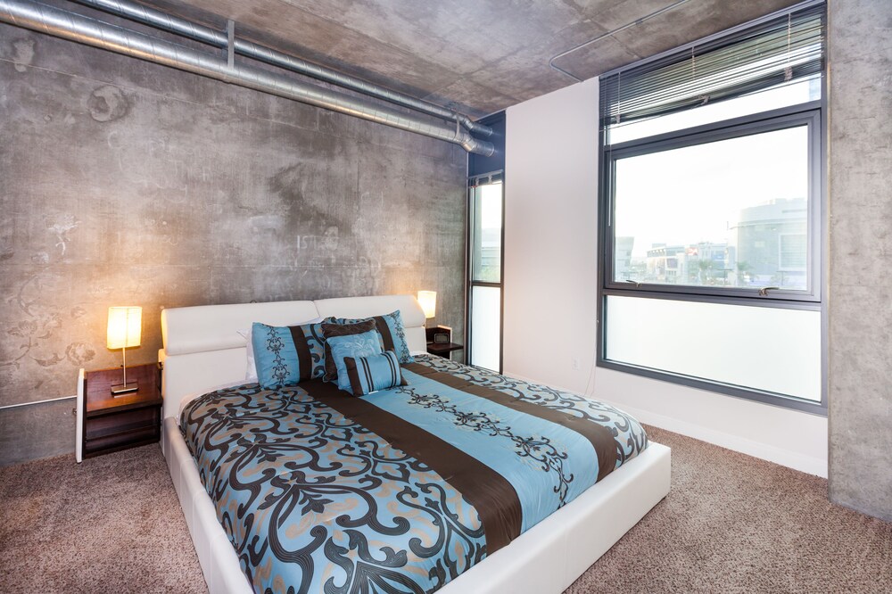 Corporate Suites Downtown In The Heart of LA - photo 7