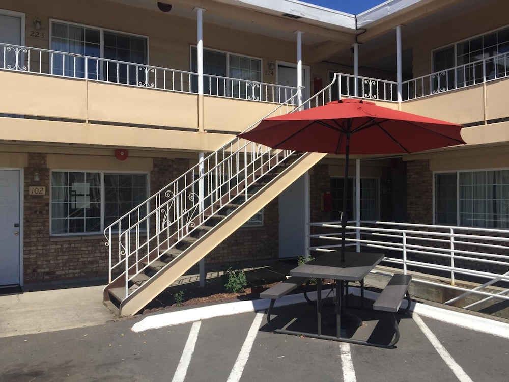 Marco Polo Motel - photo 22