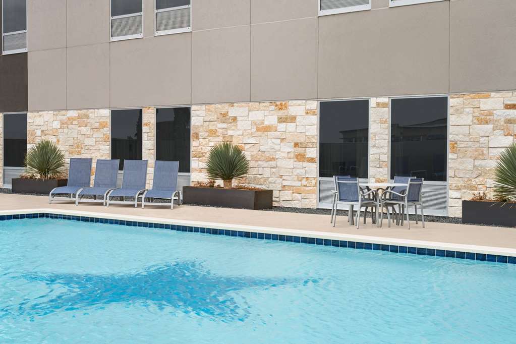 La Quinta Inn & Suites by Wyndham Del Rio - photo 18