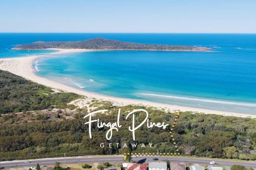 Fingal Pines Getaway Apartment — 4-Star Luxury Hotel in Fingal Bay, Australia