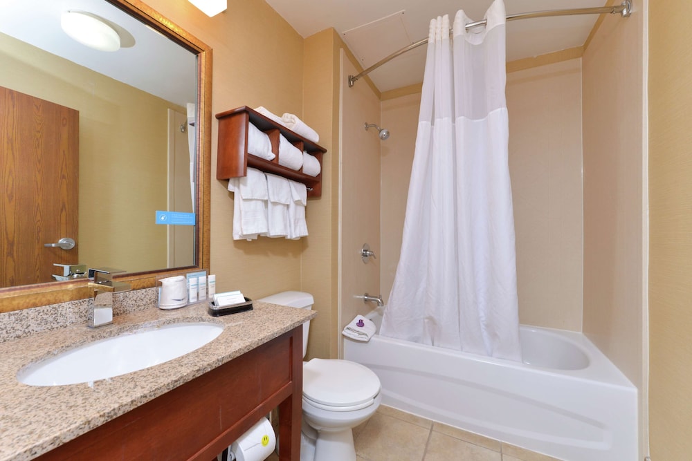 Hampton Inn Columbus East - photo 23