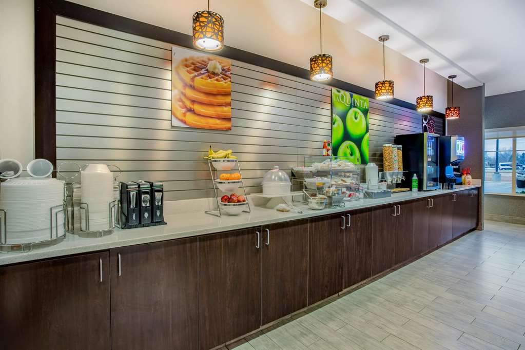 La Quinta Inn & Suites by Wyndham Andrews - photo 27