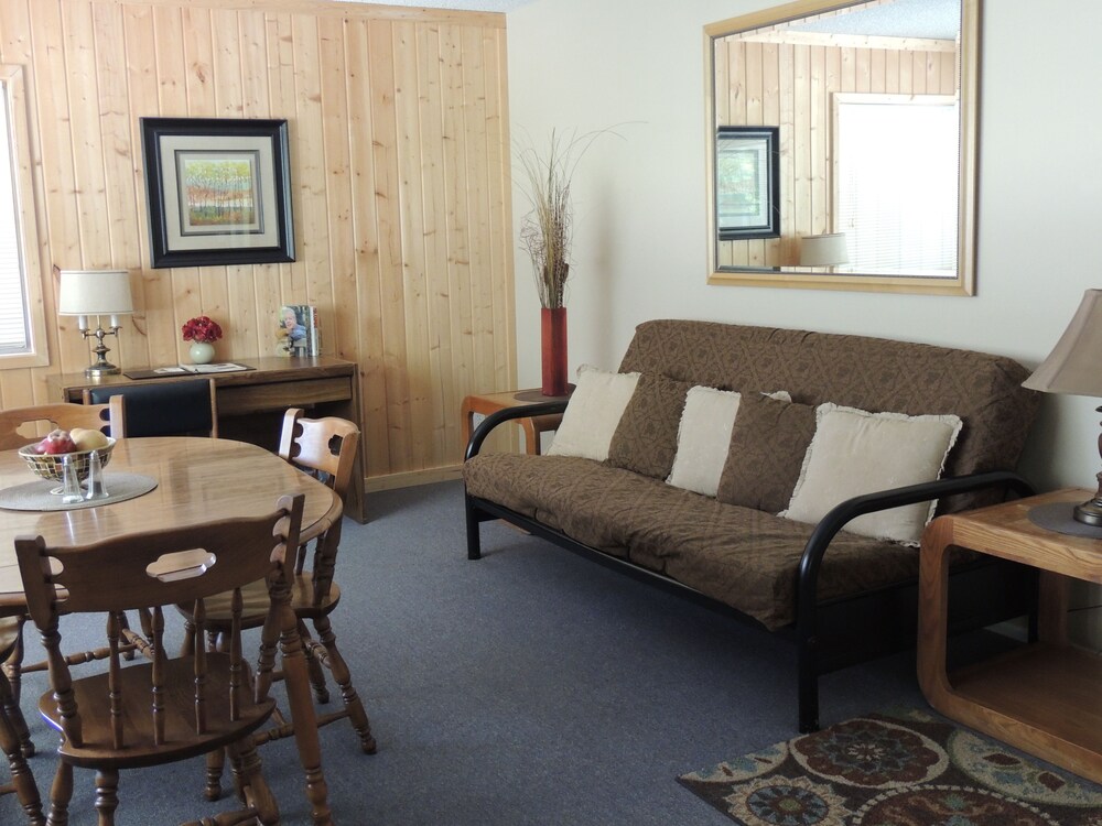 Indian Creek Lodge - photo 17
