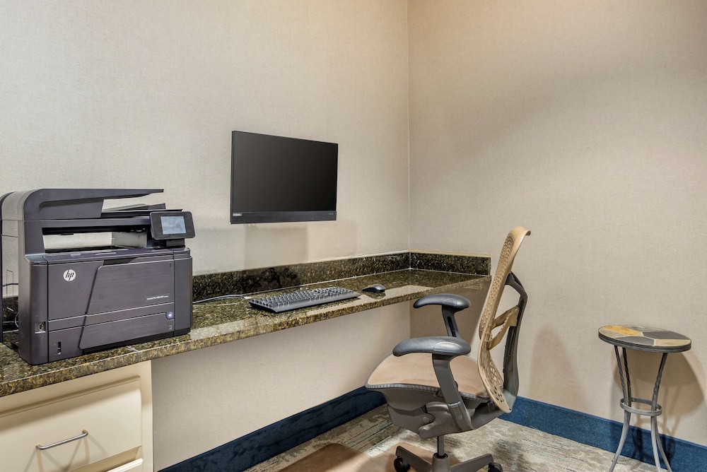 Hilton Garden Inn Atlanta NE Gwinnett Sugarloaf - photo 35