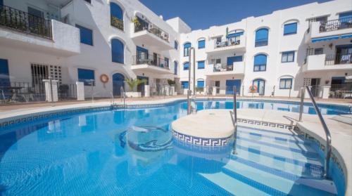 Mikonos Playa Fantastico 2 Hab Beach Side Puerto de la Duquesa — carbon neutral stay, Manilva