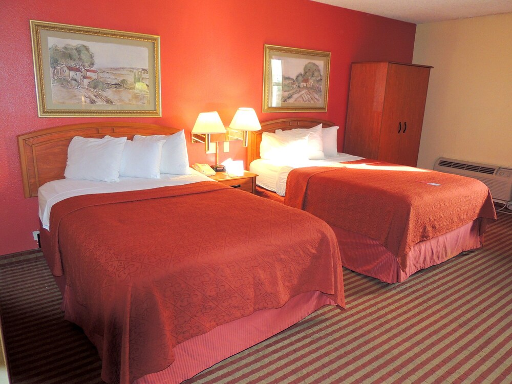 Econo Lodge Wickliffe Cleveland East - photo 6