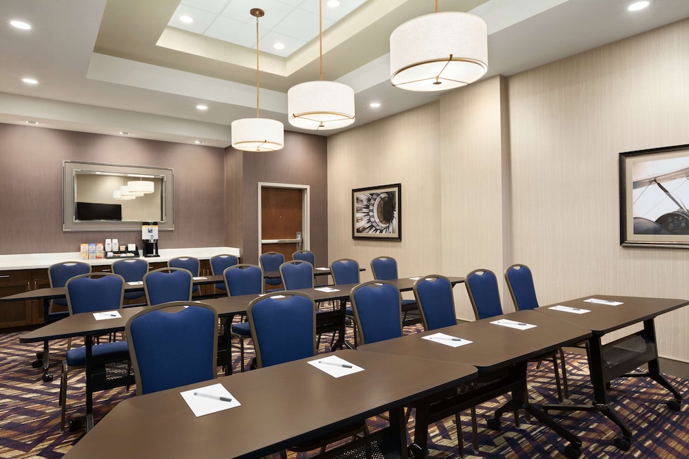 Hampton Inn & Suites Seattle Renton - photo 31