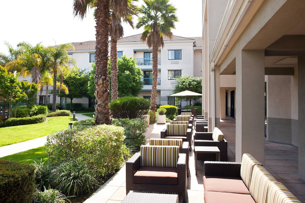 Courtyard by Marriott Oakland Airport - photo 60