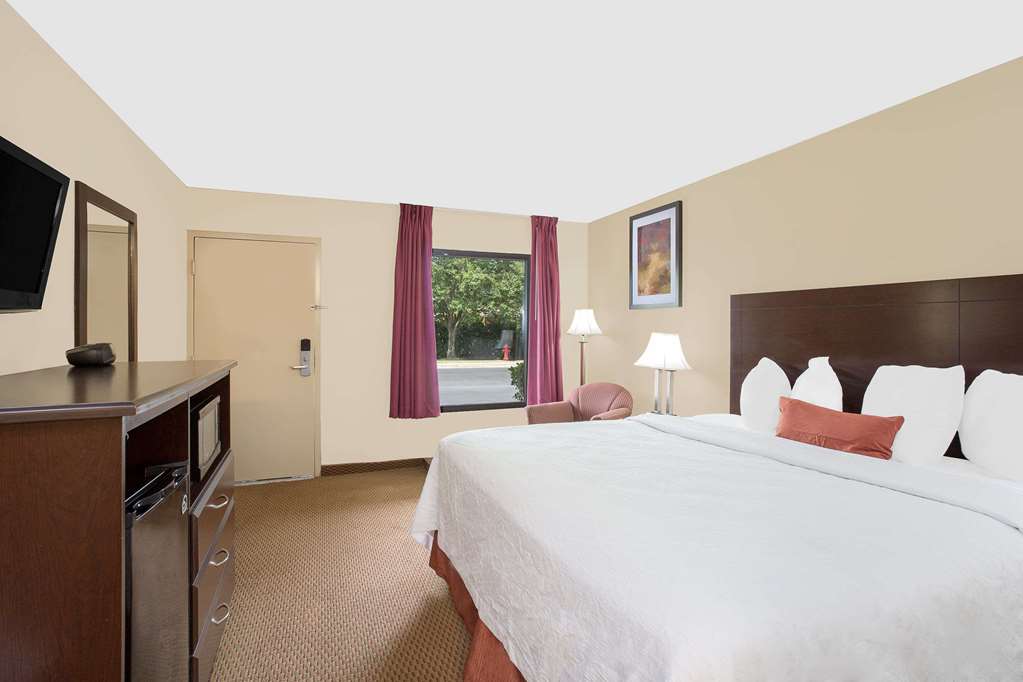 Baymont by Wyndham Greenville - photo 8