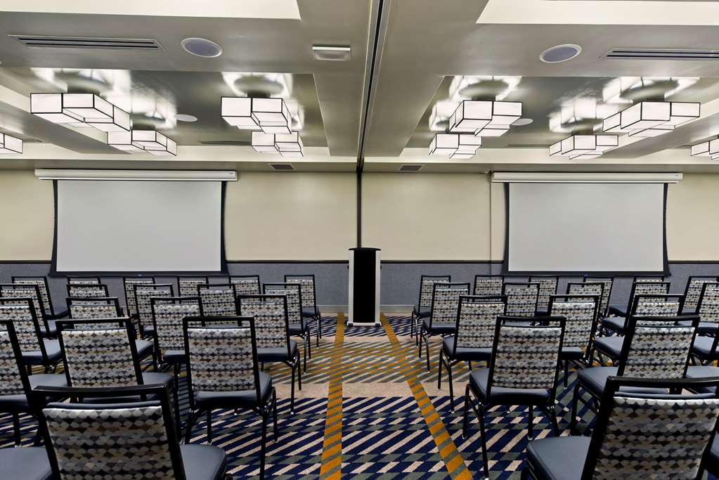Oxford Suites Paso Robles - photo 16