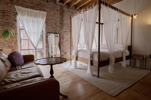 Hotel No Vacancy - photo 35