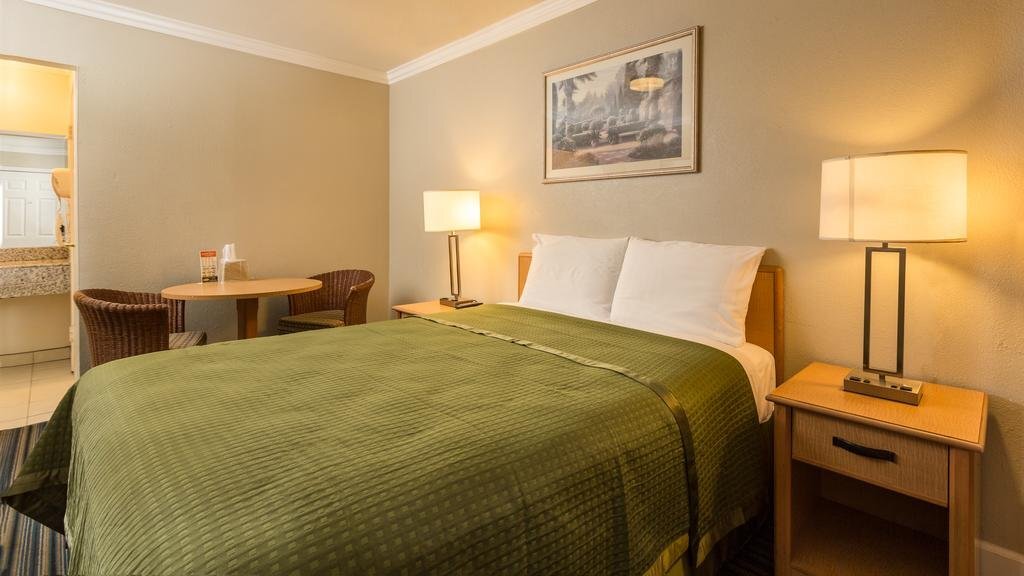 Harbor Motel - photo 9