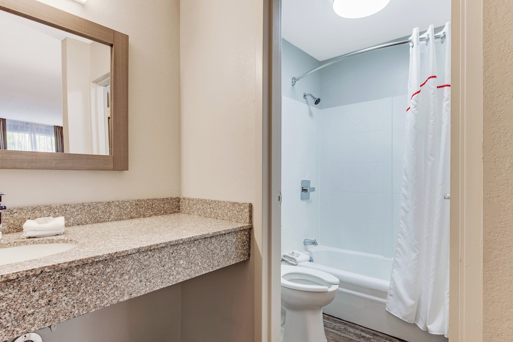 Red Roof Inn & Suites Wilkesboro - photo 23
