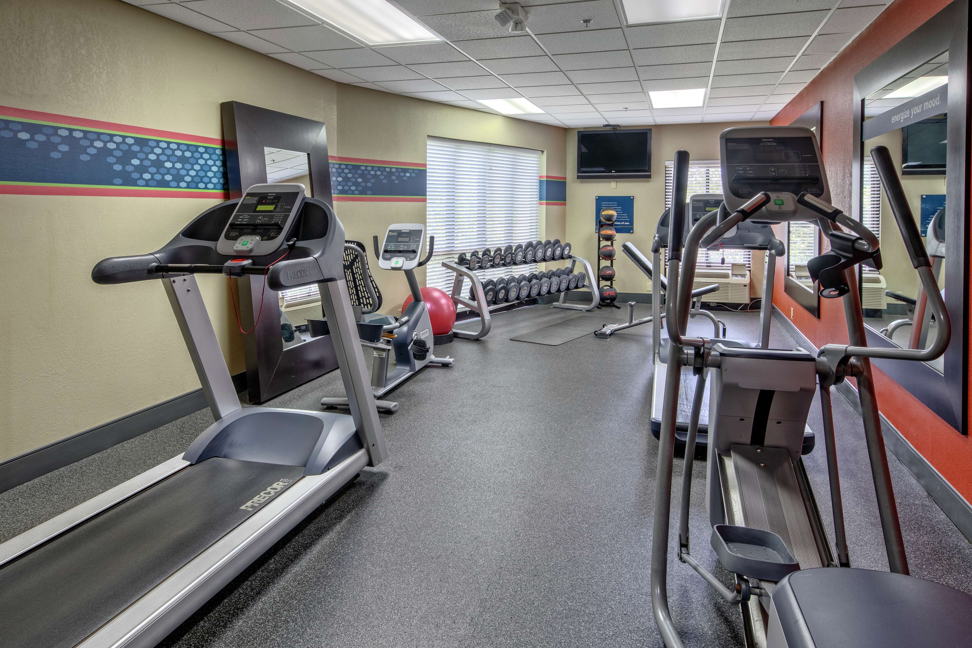 Hampton Inn Corinth - photo 9