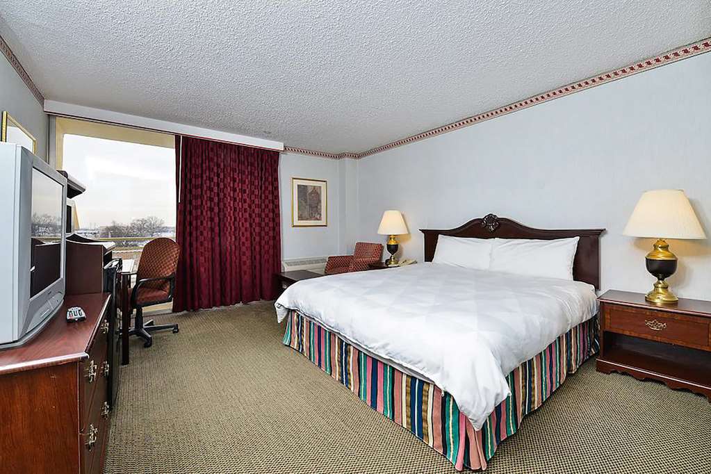 Travelodge by Wyndham Cleveland Airport - photo 8