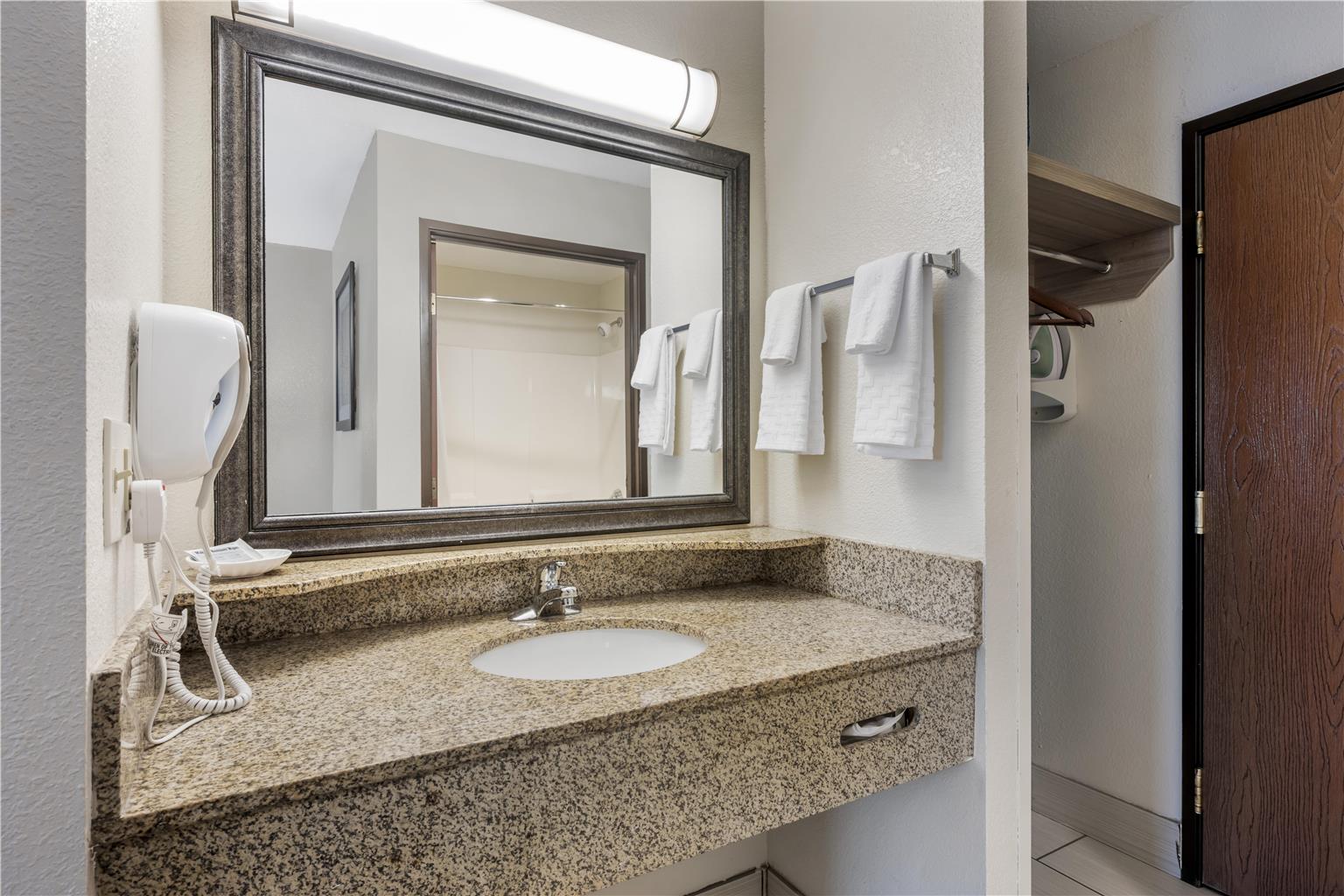 Best Western Columbus Airport - photo 38