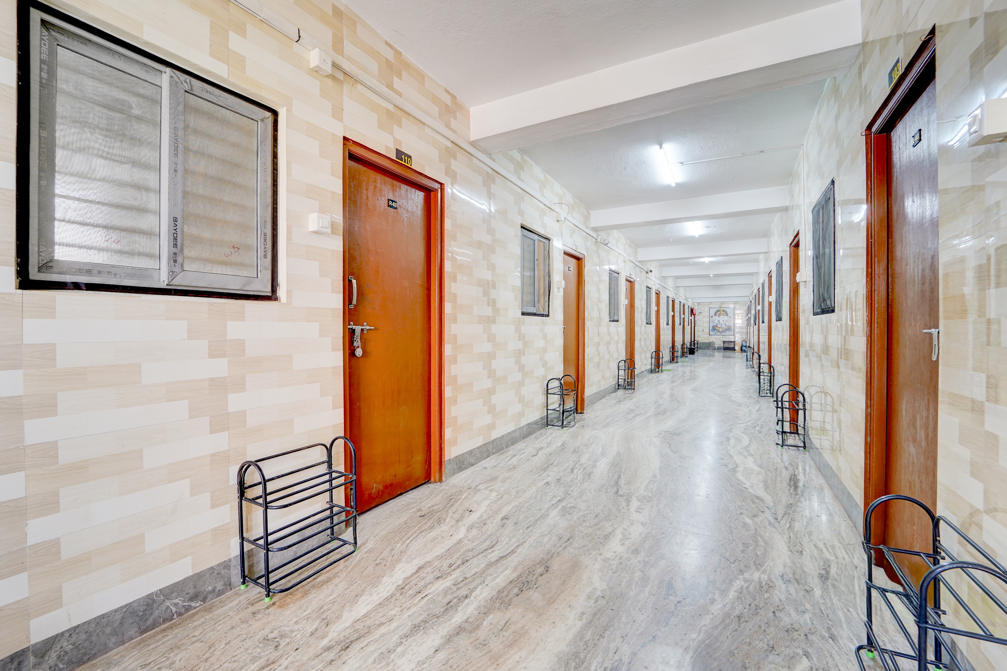 Super Collection O Avarampalayam Bus Stop Formerly Krish Castle — 4-Star Luxury Hotel in Coimbatore, India