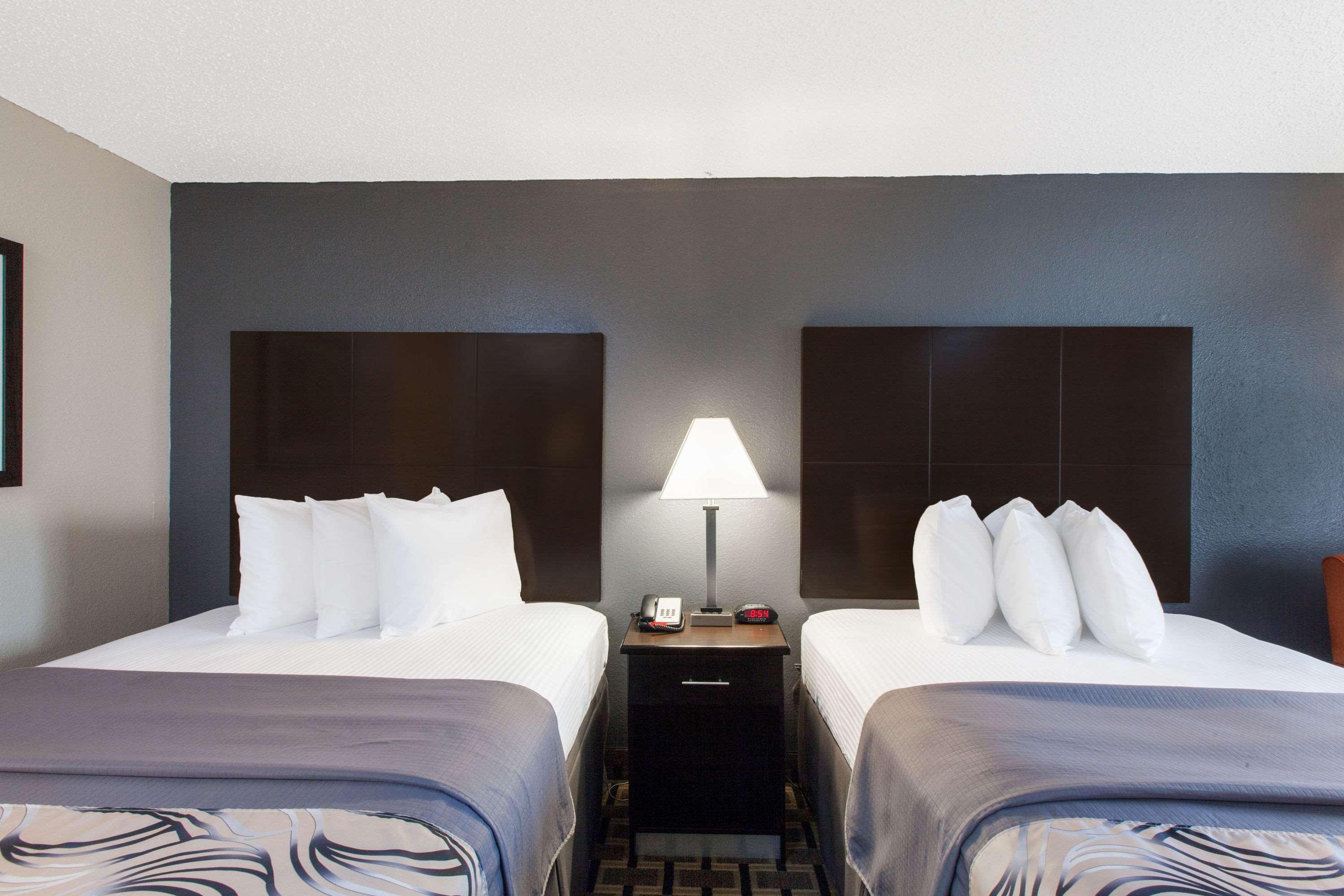 Days Inn by Wyndham Ennis - photo 20