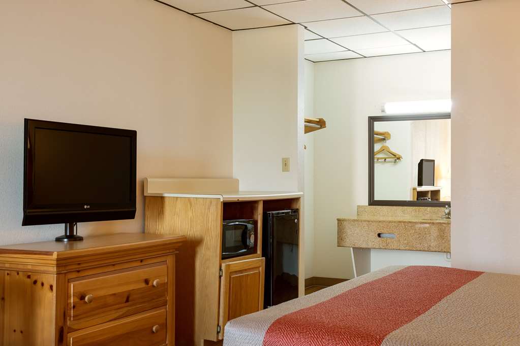 Motel 6 Clarksville TN - photo 14