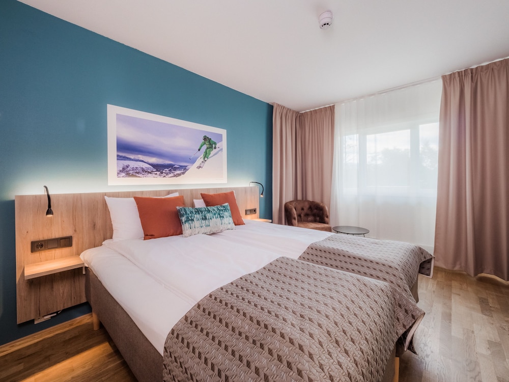 Nordfjord Hotell — 4-Star Luxury Hotel in Nordfjordeid, Norway