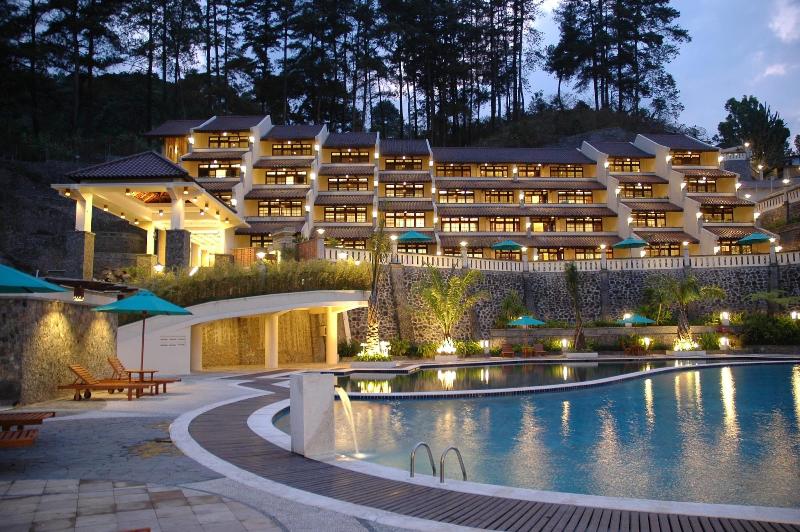 Pines Garden Resort — Prigen