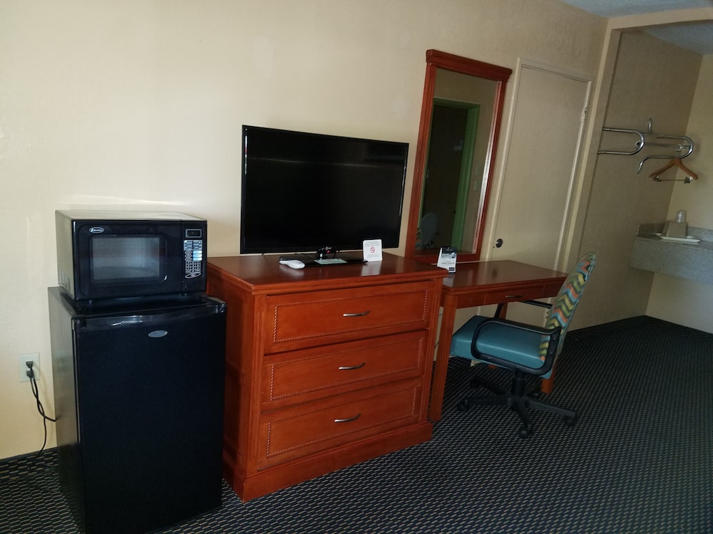 Holiday Terrace Motel - photo 14